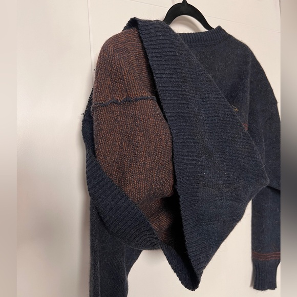 Vintage Crew Neck Sweater - Picture 9 of 16